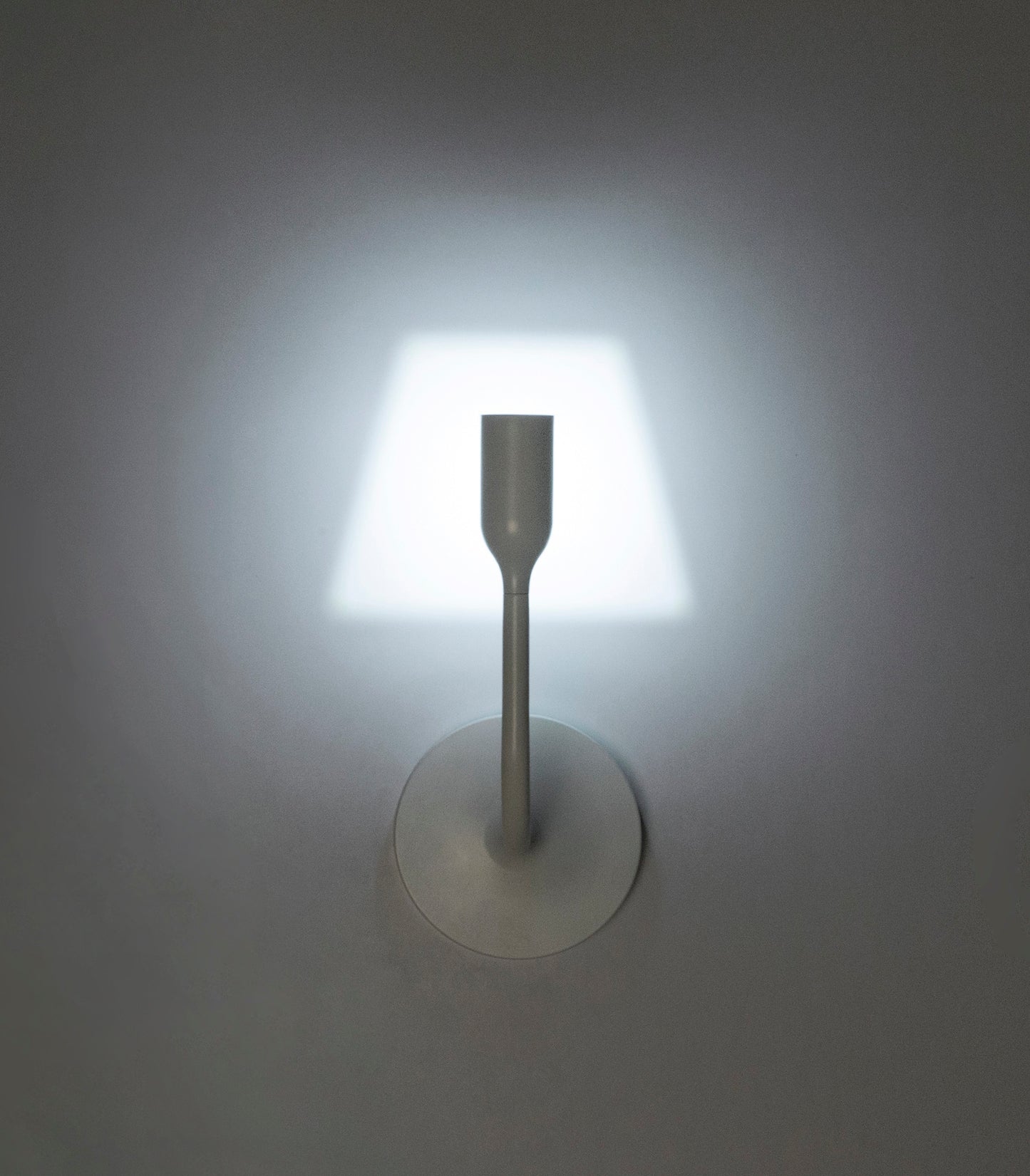 Yoy Wall Light